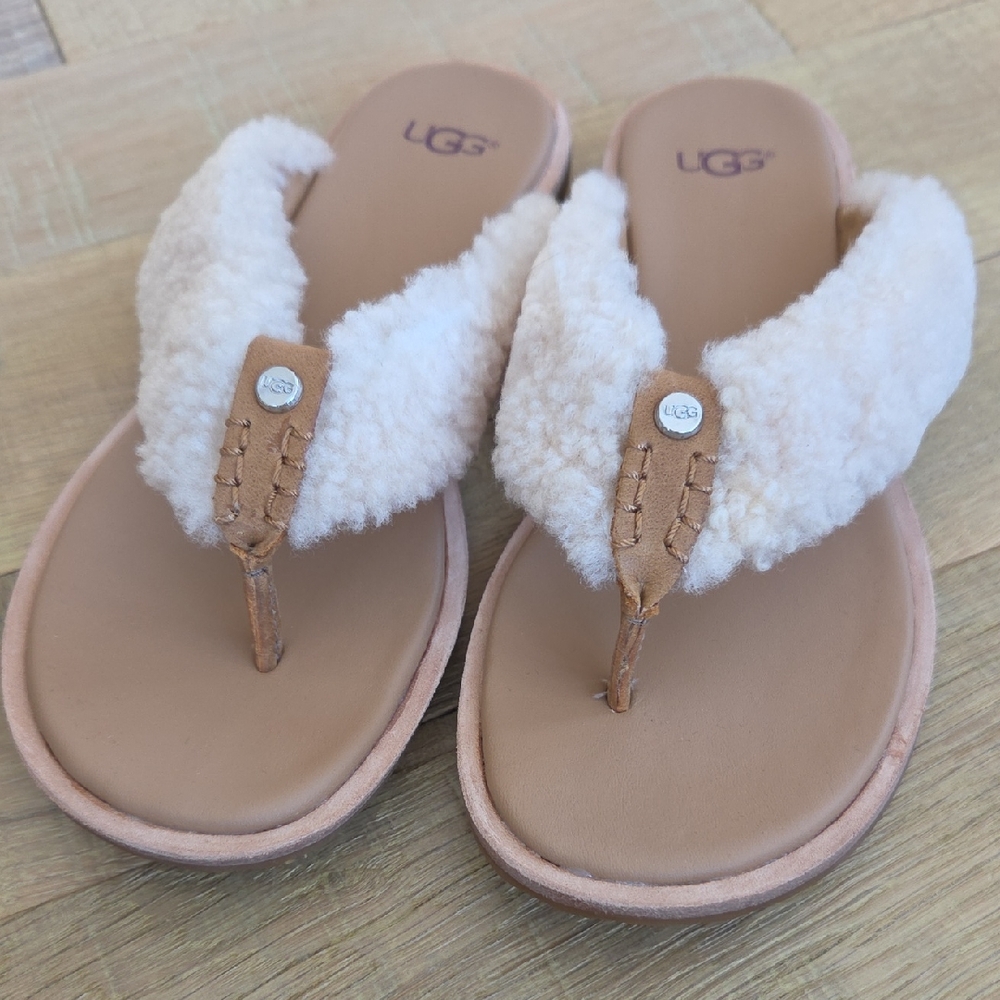 UGG Alicia Natural Size 7